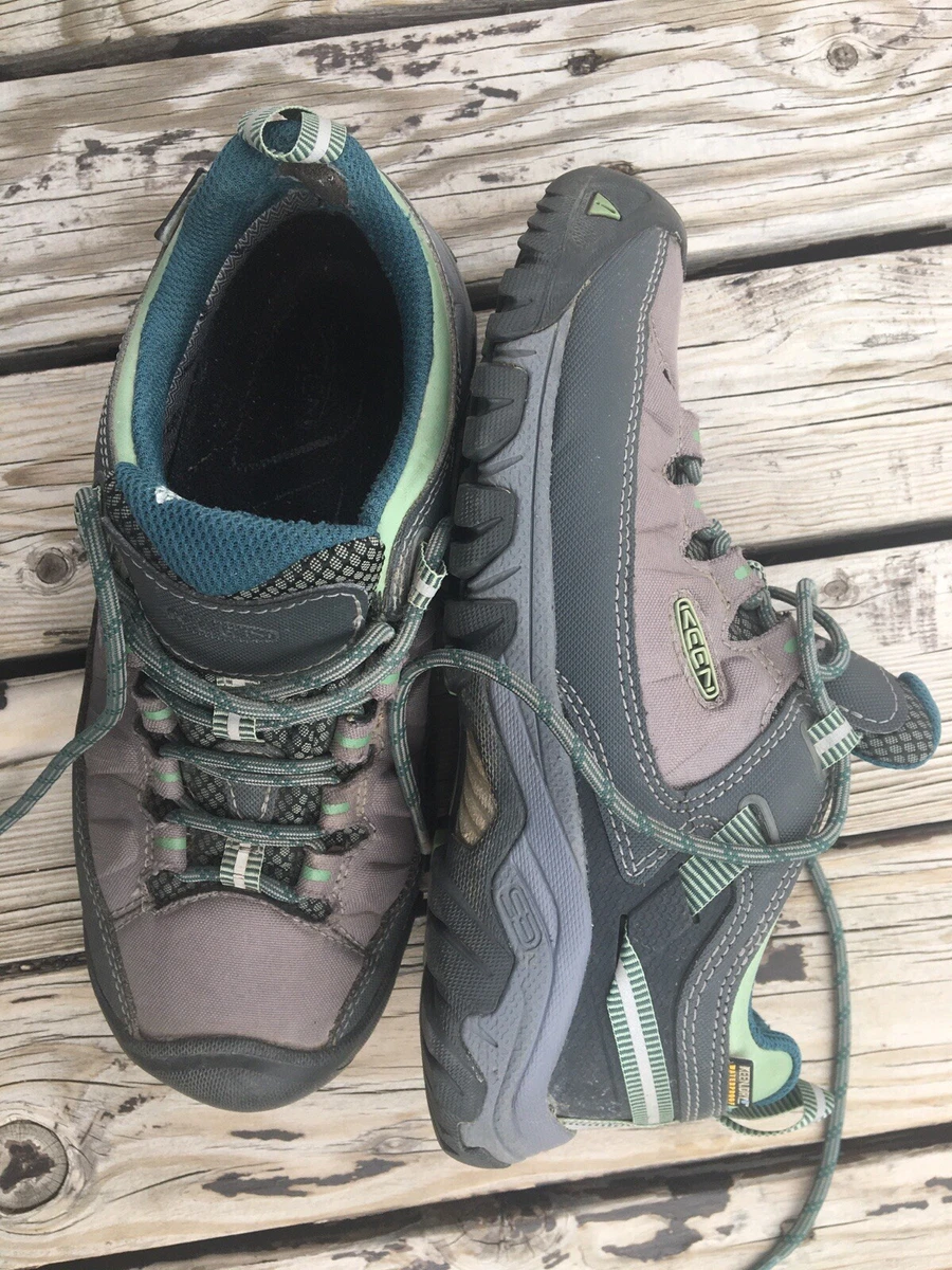 Keen low hotsell top hiking boots