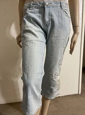 Women’s Light Blue Denim Cotton Casual Stretch Beaded Button Zipper Size L Capri