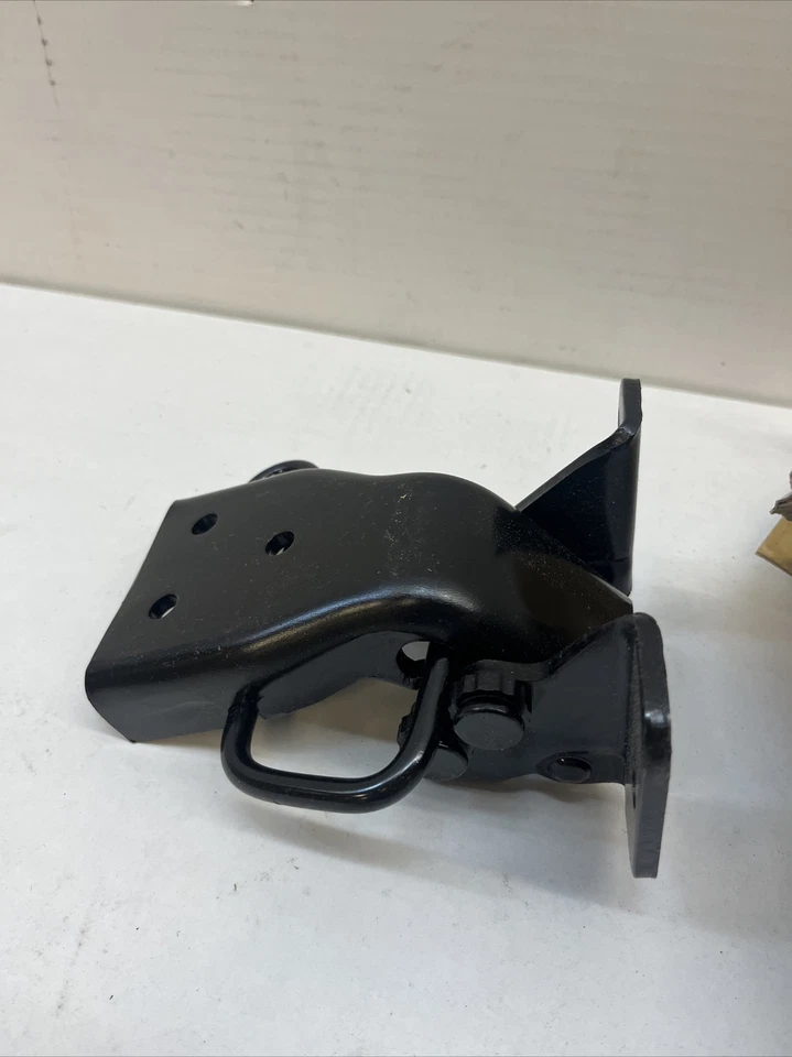 Нижняя дверная петля со стороны водителя для Ford Mustang 1969-1970 Dynacorn 3640SD - Изображение 2 из 4