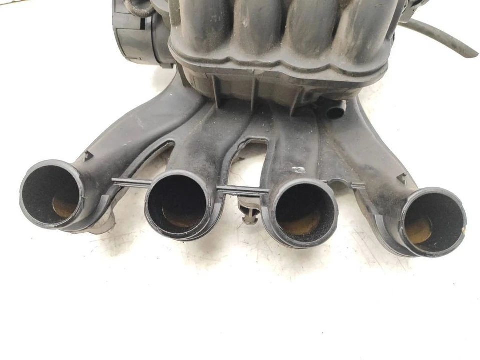 Colector de admisión motor gasolina Audi A4 B6 2.0FSI 110kW 2003 06D133210D - Imagen 3 de 4