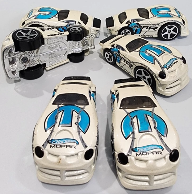 Lote de 6 carros Hot Wheels Hardnose Dodge Neon Mopar Racing logotipo azul branco 1:64 - Imagem 2 de 2