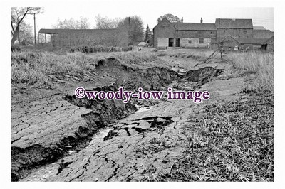 gw0477 - Chesterfield Canal Break at Ranby 1963 - Print 6x4