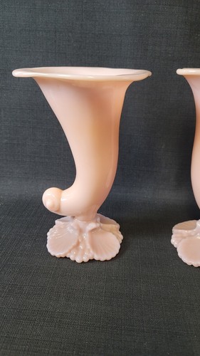 Pair Cambridge Glass Crown Tuscan Pink Sea Shell Base Cornucopia Vases 9 1/4" - Picture 3 of 12