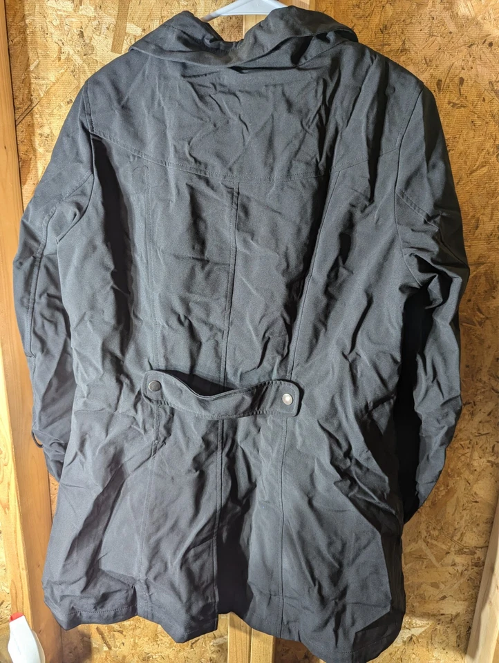 Chaqueta cortavientos KRISTEN BLAKE para mujer grande negra con cremallera completa de poliéster Foto 4 de 4