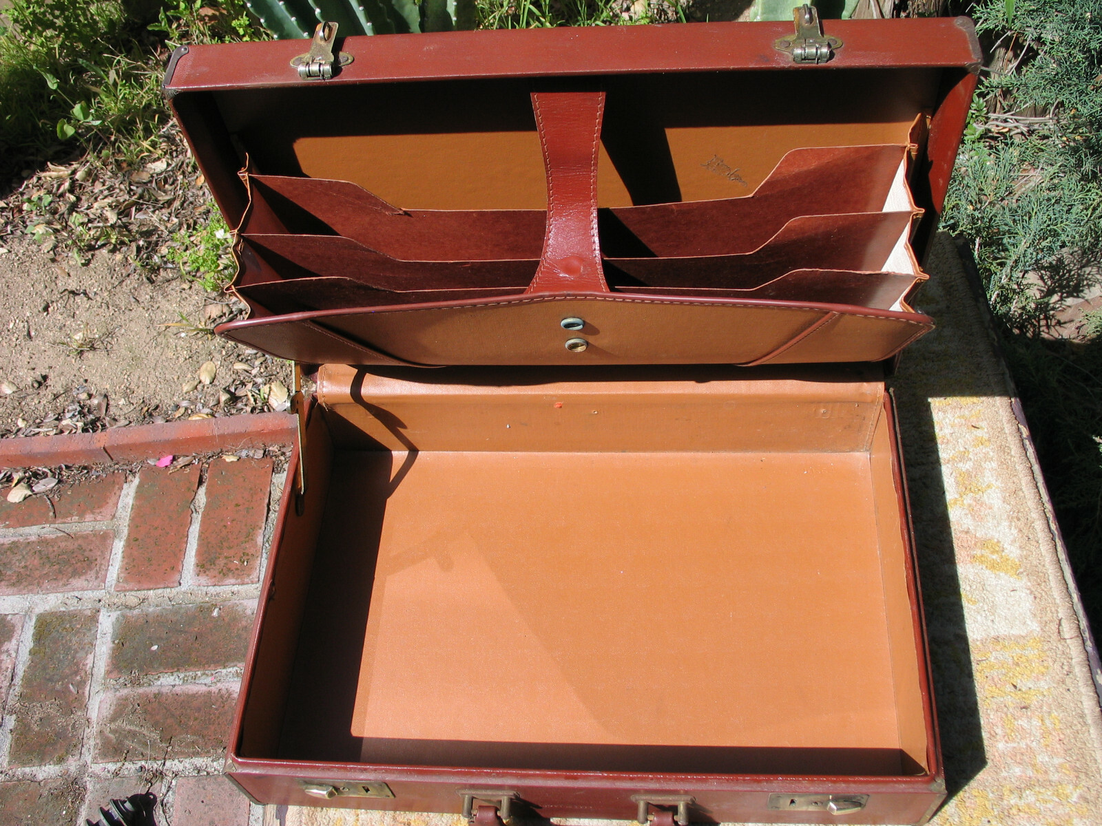 Vintage Cheney Briefcase Attache Case with key Brown Gem