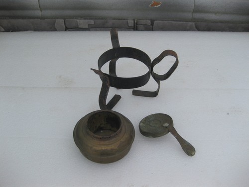 ANTIGUO QUEMADOR DE PETROLEO CON SOPORTE - Imagen 2 de 3