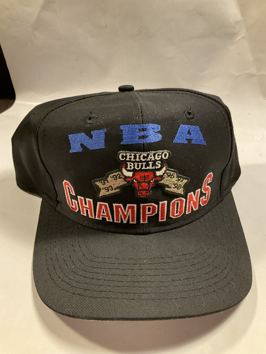VINTAGE CHICAGO BULLS 1997 NBA CHAMPIONS SNAP BACK HAT CAP Logo