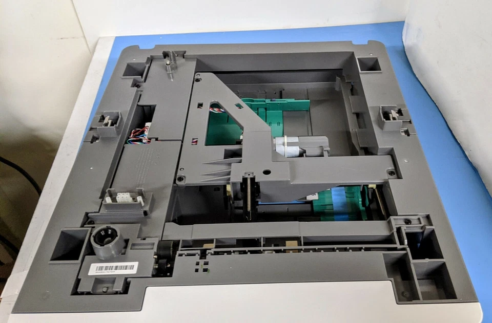 *NUEVO EN CAJA* Alimentador opcional de 250 hojas con bandeja Dell 5530DN y 5535DN Foto 2 de 4