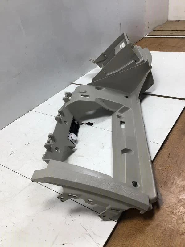 2012 CHRYSLER TOWN COUNTRY FRONT RIGHT LOWER DASH RETAINER PANEL GLOVE BOX  - Image 4 of 4