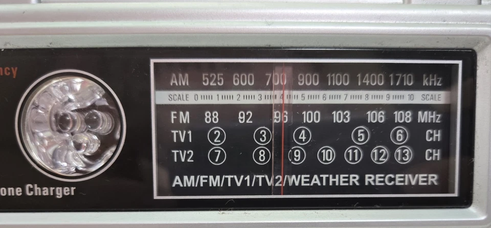 Vintage Eton FR300 Hand Crank AM/FM/Weather Emergency Radio Tested Working - Image 3 of 4