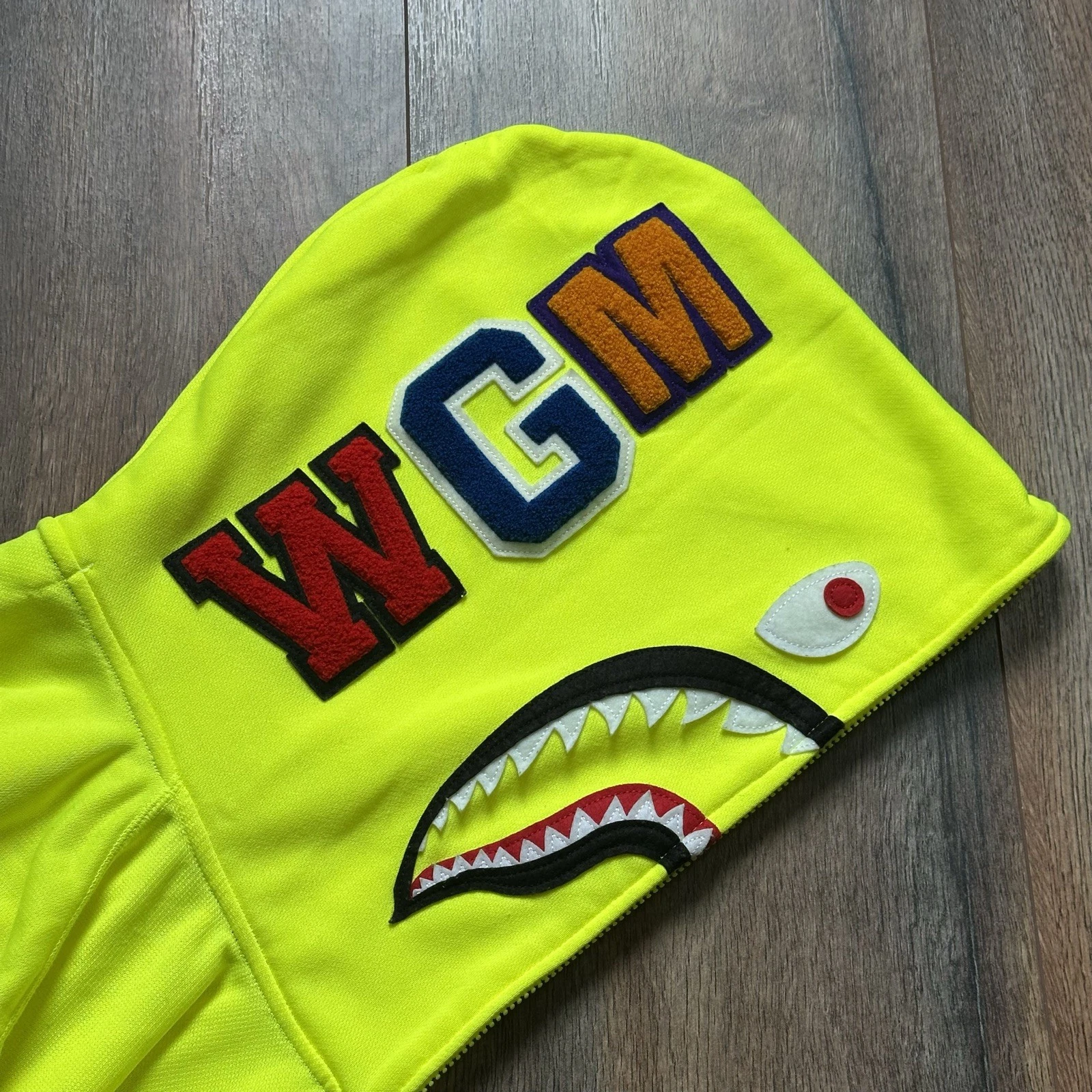 A BATHING APE (BAPE) Felpa con cappuccio e zip intera Bape Shark verde fluo taglia XL made in Japan