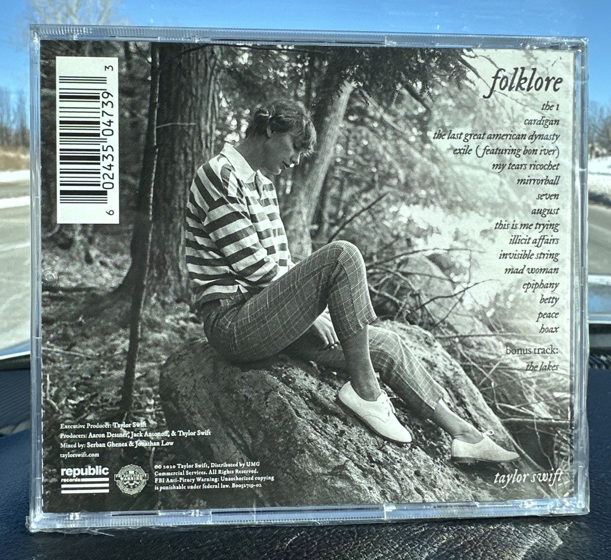 taylor swift forelore target印刷ミス版CD 未開封 s-l1200.jpg