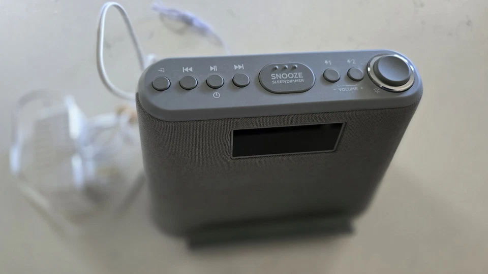 i-Box Glow RGB Bedside Alarm Clock Wireless Charging Bluetooth Connection & USB - Image 2 of 4