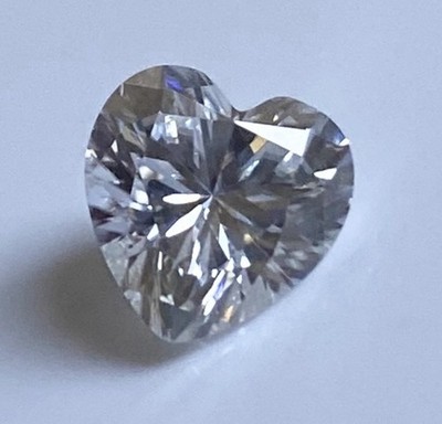 MOISSANITE Herz 2 ct (8 x 8 mm) D-zertifiziert VVS1 handgeschnitten COD graviert