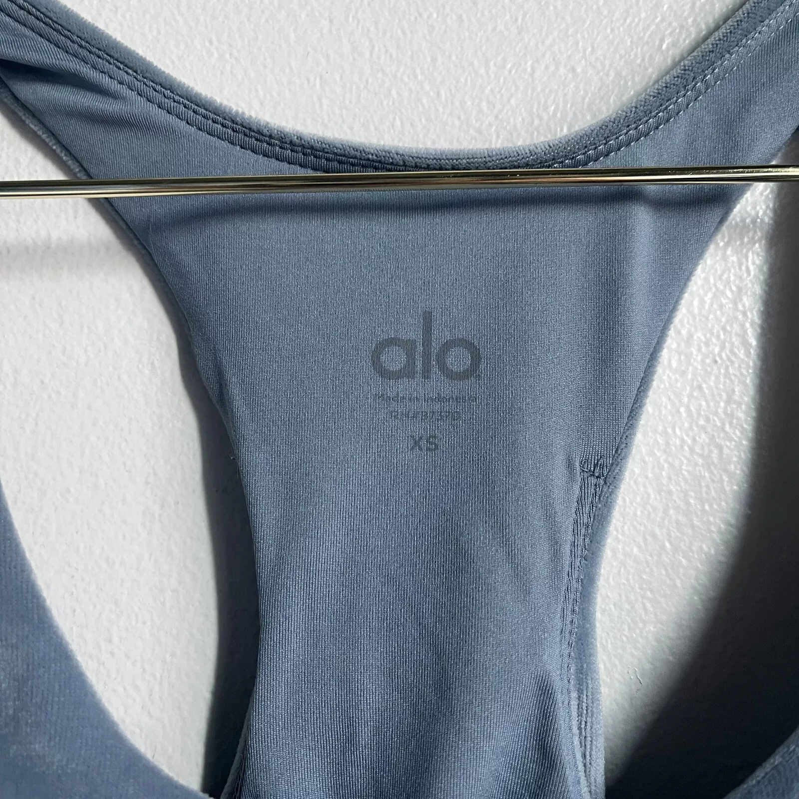 alo-yoga velour glimmer scoop neck eu tank-bra