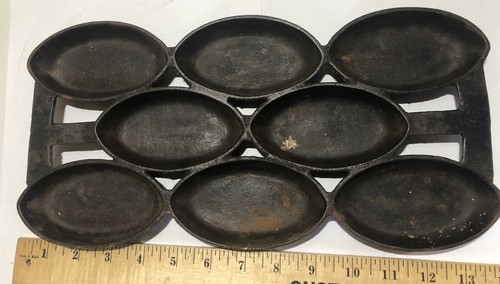Antique Cast Iron #4 Gem Pan 8 cup Gatemarked pre-1900's - Picture 4 of 4
