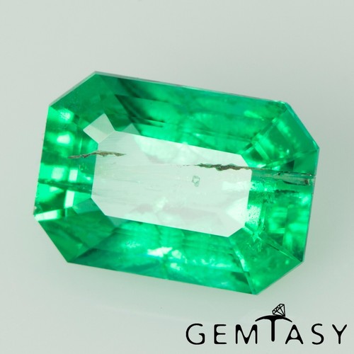 Cut stone - Emerald Colombian hydrothermal lab grown, Octagon 7x5mm 0.64ct - Picture 2 of 4