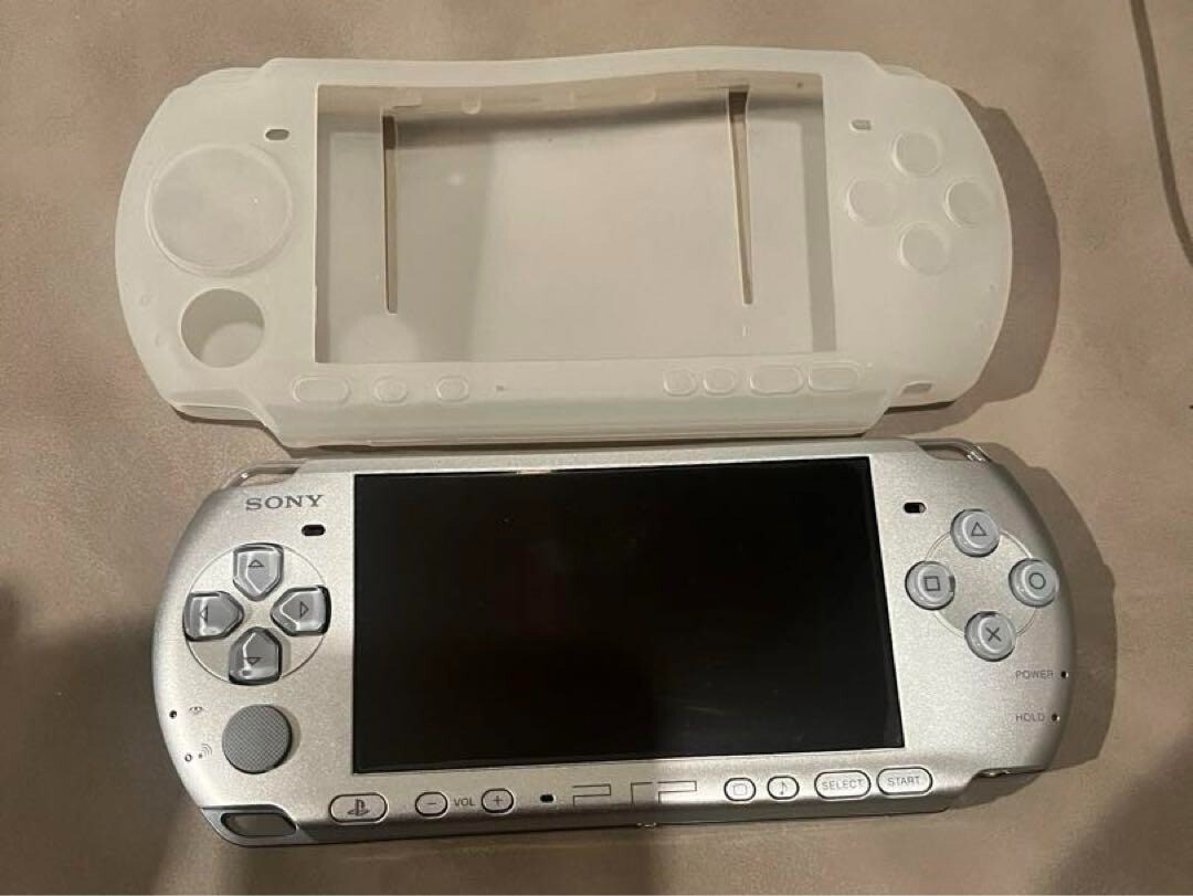 PSP 3000 Gundam VS Gundam Silver Limited Edition Console box PSP 3000 Gundam VS Gundam Silver Limited Edition Console box