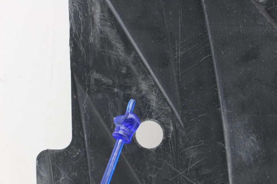 2014-2016 BMW 435i Convertible Under Body Splash Guard Cover 51757260770 - Imagem 2 de 4