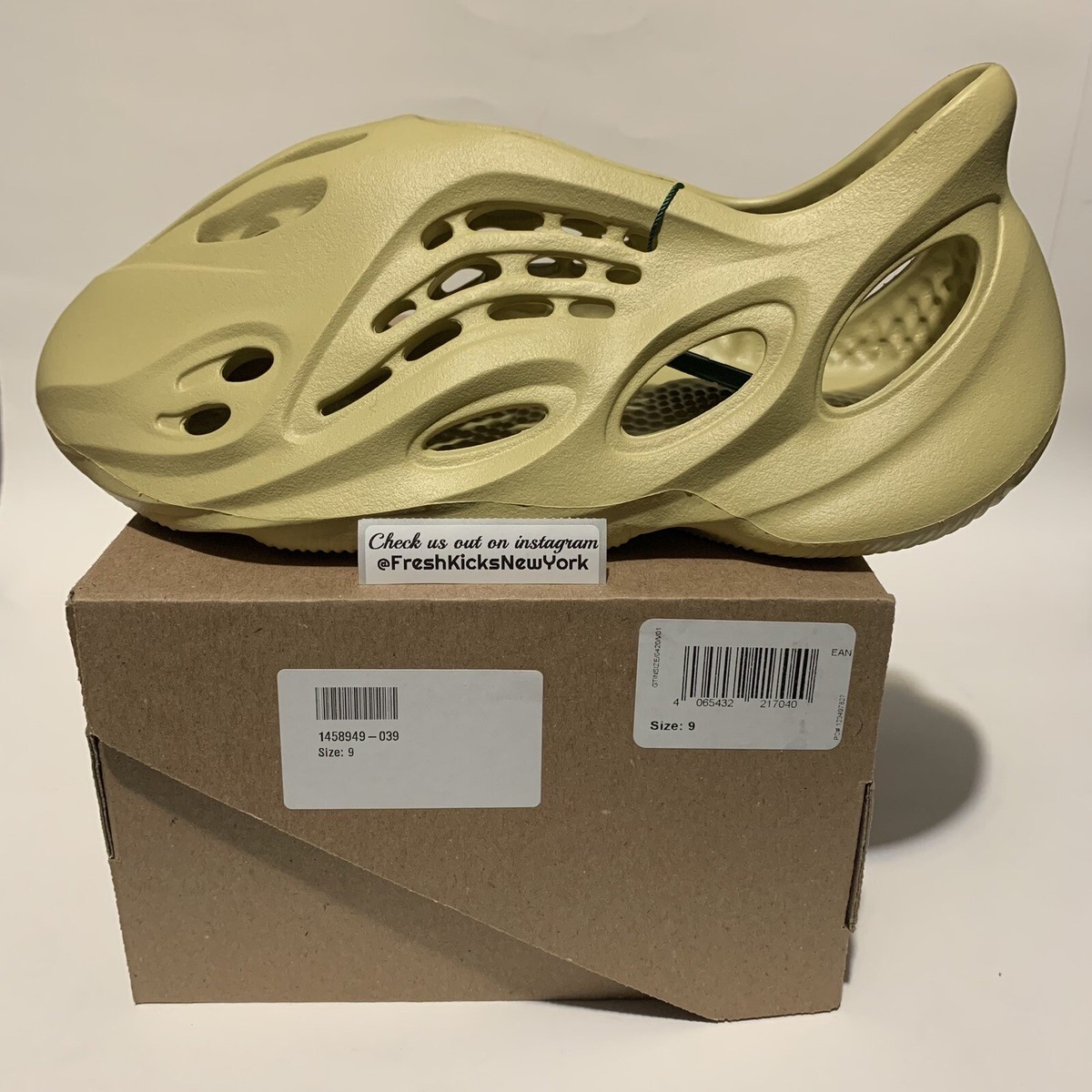 Adidas Yeezy Foam Runner Sulfur Men Size 9 New GV6775 Kanye  display picture 2