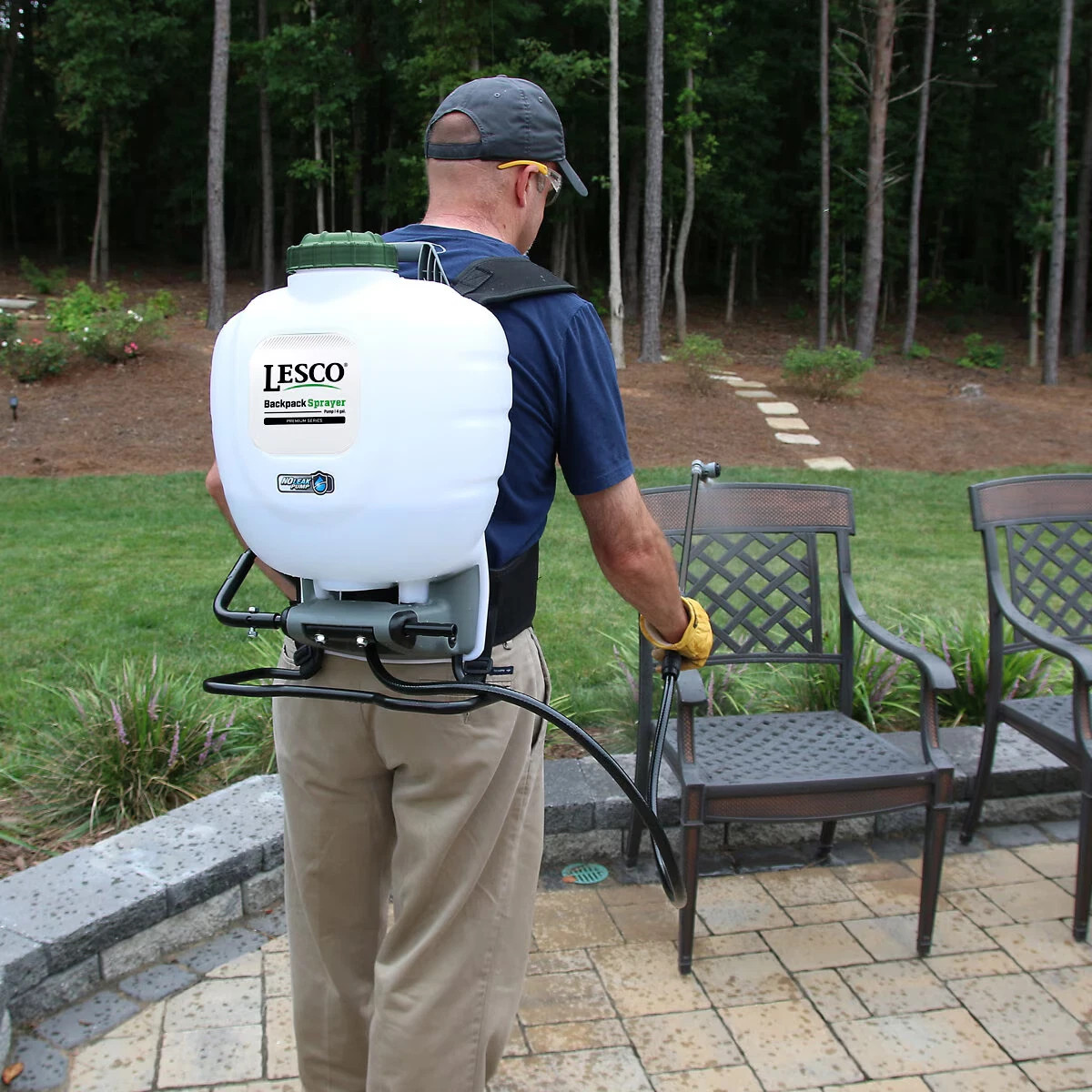 LESCO 4-Gallon No-Leak Backpack Sprayer with Piston Pump | 190344