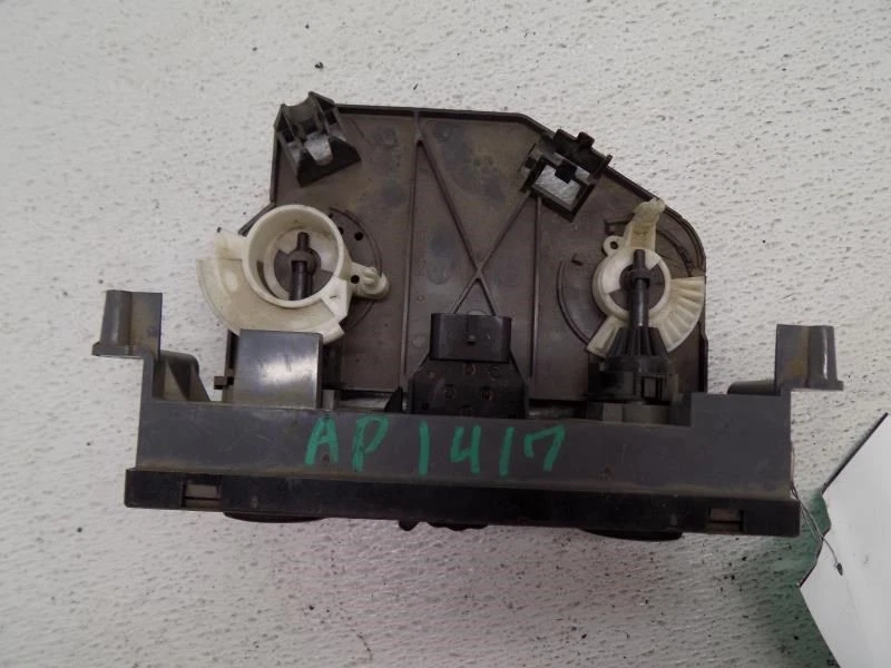 Climate Temperature Control With AC Fits 00-02 SATURN S SERIES 1271932 - Image 2 of 3