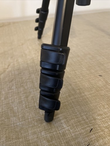 Manfrotto 732YB 482K Aluminum Tripod Legs Light Weight Professional Tripod - Picture 4 of 4