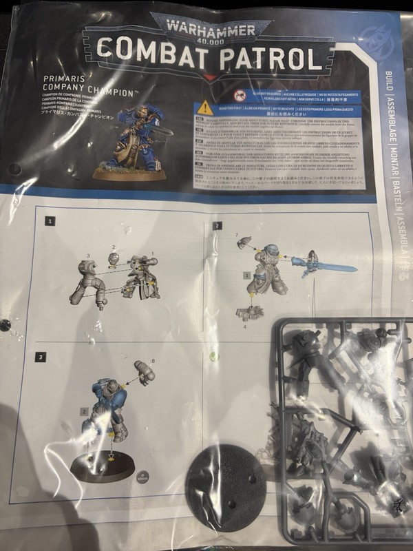 Games Workshop Warhammer 40k Space Marines Company Champion Combat Patrol