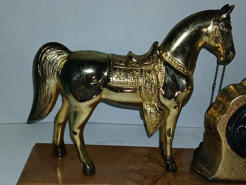 Orologio a cavallo vintage ottime condizioni anni 50 United Clock Corp modello 310 Mantel - Foto 11 di 13