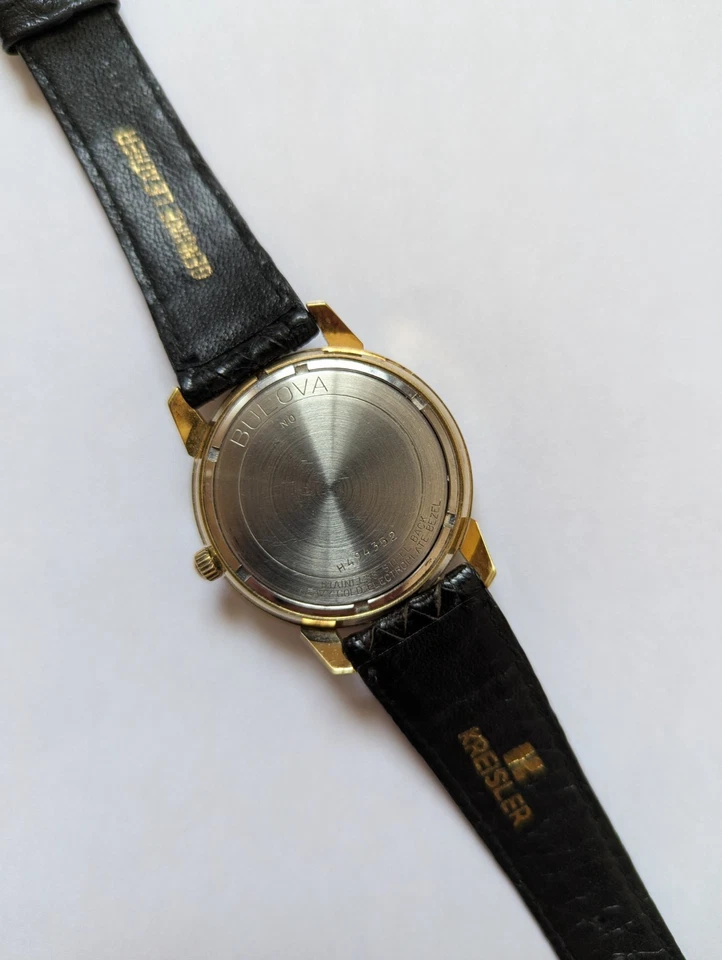 VINTAGE  AUTOMATIC  BULOVA ,RUN GREAT - Image 3 of 4