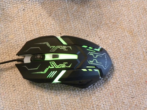 LVLUP Pro Gaming Mouse w/DPI Switch & RGB LU737 - Picture 4 of 7