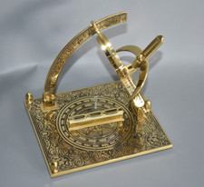 Franklin Mint franz&ouml;sisches Halbmond Ziffernblatt aus Messing / Fach #D4