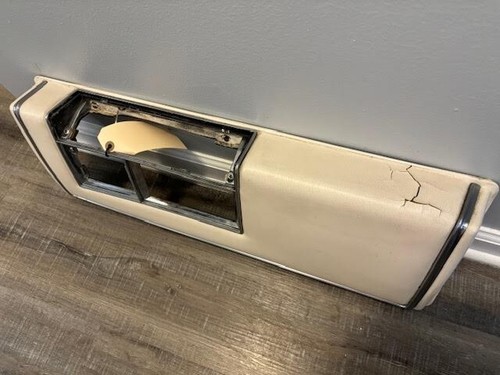 1990-1992 Cadillac Brougham RIGHT Side Lower Door Panel/Arm Rest LEATHER WHITE - Foto 3 di 6