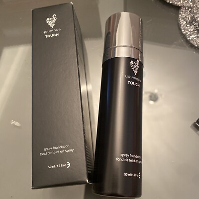 Younique Spray Foundation im Farbton LEINEN