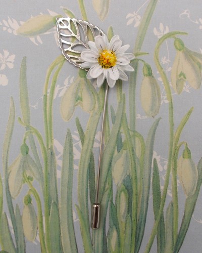 WHITE MARGUERITE DAISY PIN Lawn Daisy Wedding Lapel Flower Brooch HAND PAINTED - 第 3/7 張圖片