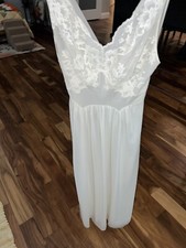 Vintage Vanity Fair Long Cream And Lace Elegant Nightgown 50s /60s