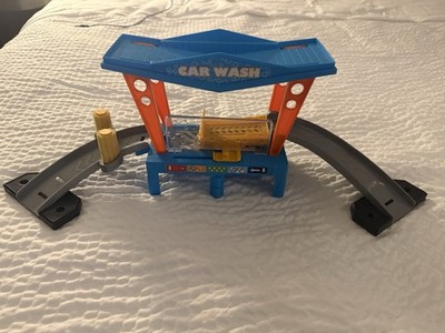 Disney Pixar Cars Color Change Dinoco Car Wash Playset