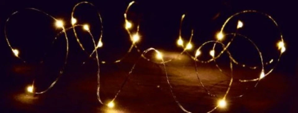 LUMIÈRES DE NOËL 20 CHAUDES AVEC BOCKS DE LED BLANC SUR FIL DE RAME 2MT IP20 U - Photo 1/1