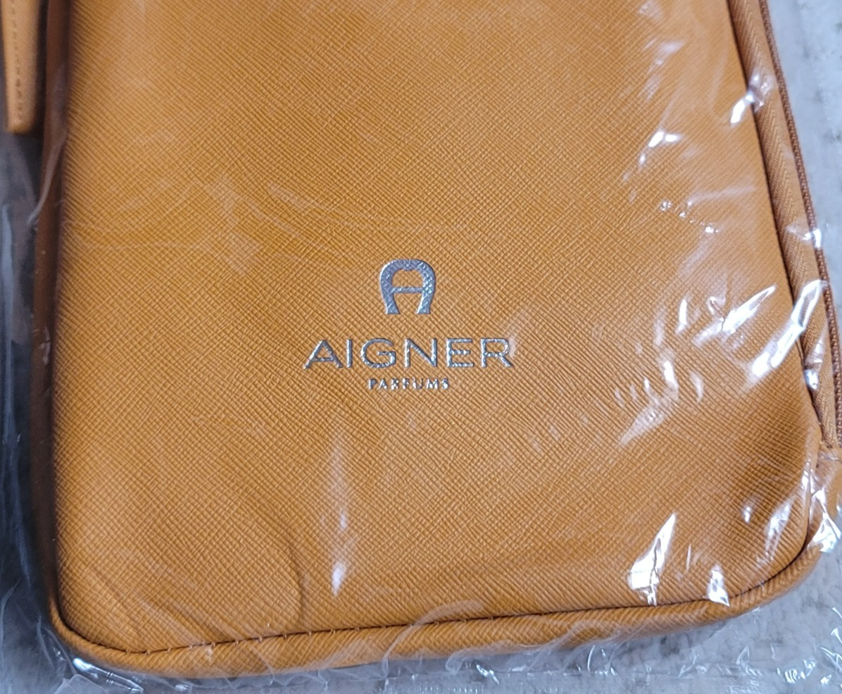 Asiana Airlines Aigner Parfums Business Class Amenity Toiletry Kit