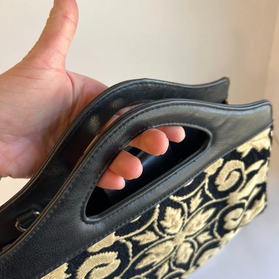 Bolso pequeño vintage años 90 cuero negro tapiz victoriano con cuentas asa superior Foto 2 de 4