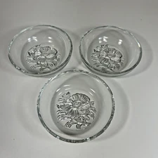 Vintage Clear Glass Embossed Floral/Rose Bottom Dessert/Fruit/Berry Bowls.