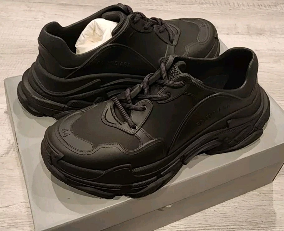 Balenciaga — MSRP $975 Balenciaga Mens Triple S Molded Full Eva Sneakers, Size 11US (44 EUR)