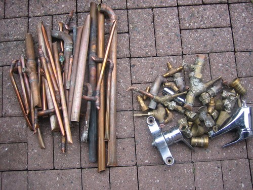 6 kg Kupferschrott Rohre und 7 Kg Messingschrott Sanitär usw.
