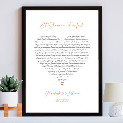 Individuelles Wandbild Herzform Songtext personalisiert Typografie Druck Poster