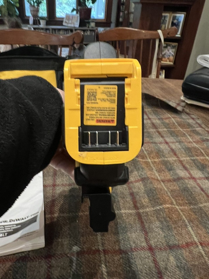 DeWalt DCN623 20V Cordless 23 Ga. Pin Nailer w/ Batt, Charger, & Bag eBay