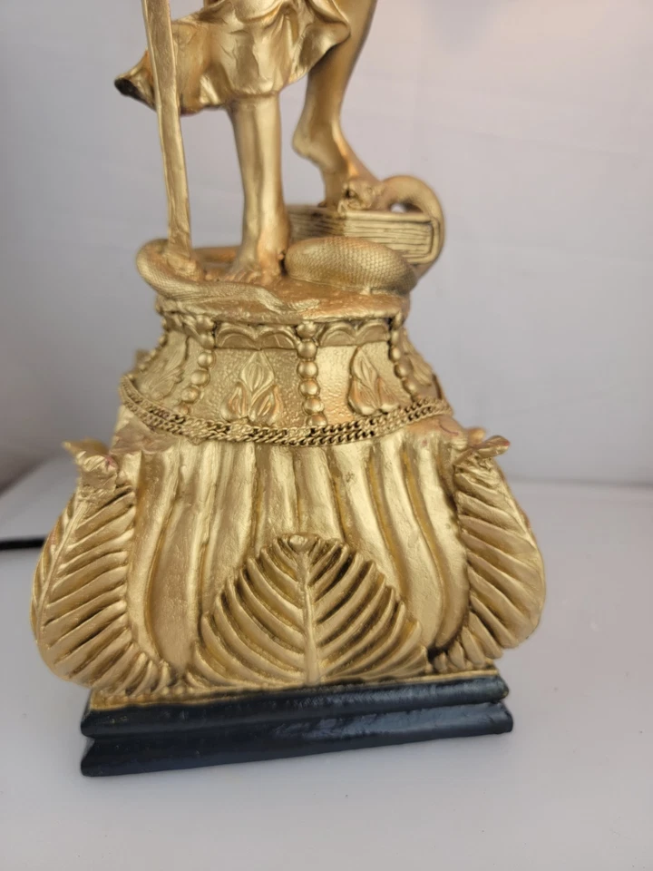 18" RESIN BLIND WOMEN OF JUSTICE STATUE TABLE LAMP  - Image 3 of 4