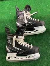 CCM RibCor MaxxPro Hockey Skates| Junior 3.5 | Regular