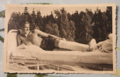 Foto 2wk 1942 Lazarett Klinik soldat verwundet bett vintage L21
