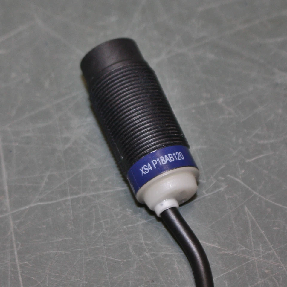 GENUINE Telemecanique Sensors Inductive Proximity Switch XS4P18AB120, 12-24V DC - Image 4 of 4