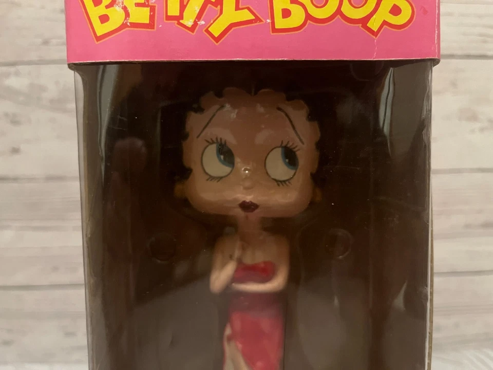 NEW NECA BETTY BOOP HEAD KNOCKERS HANDPAINTED BOBBLEHEAD 6.5" RED DRESS - Image 3 of 4